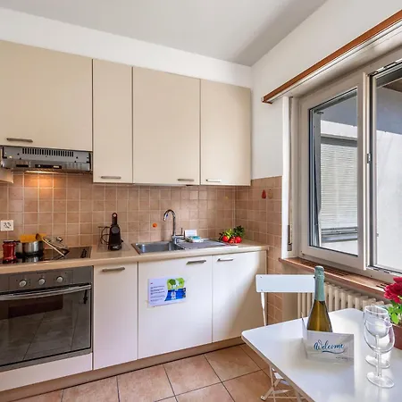 Garden On The 1 In Vira - Happy Appartement Gambarogno